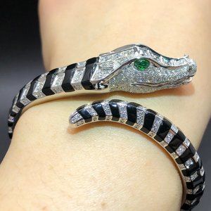 Cartier High Jewelry 18k White Gold with Onyx and Diamonds Alligator Bracelet